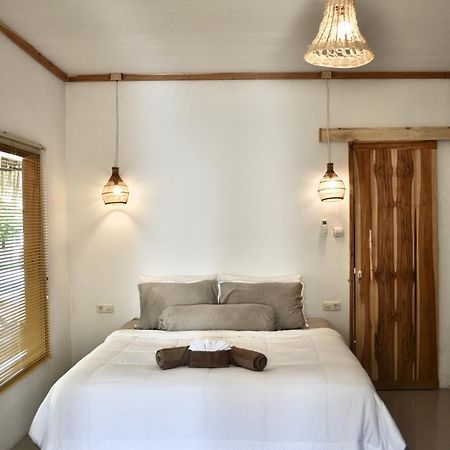 Ripbowl Guest House Selong Belanak Buitenkant foto