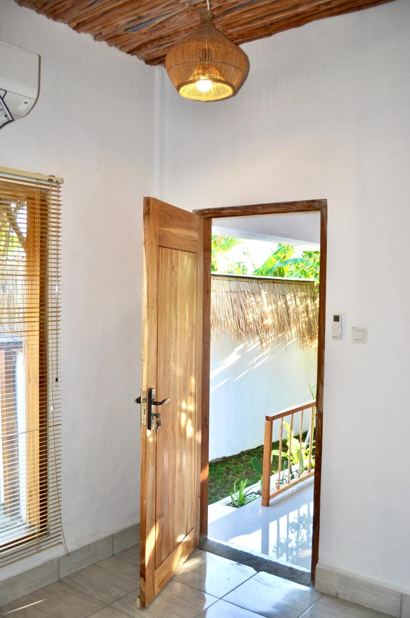 Ripbowl Guest House Selong Belanak Buitenkant foto