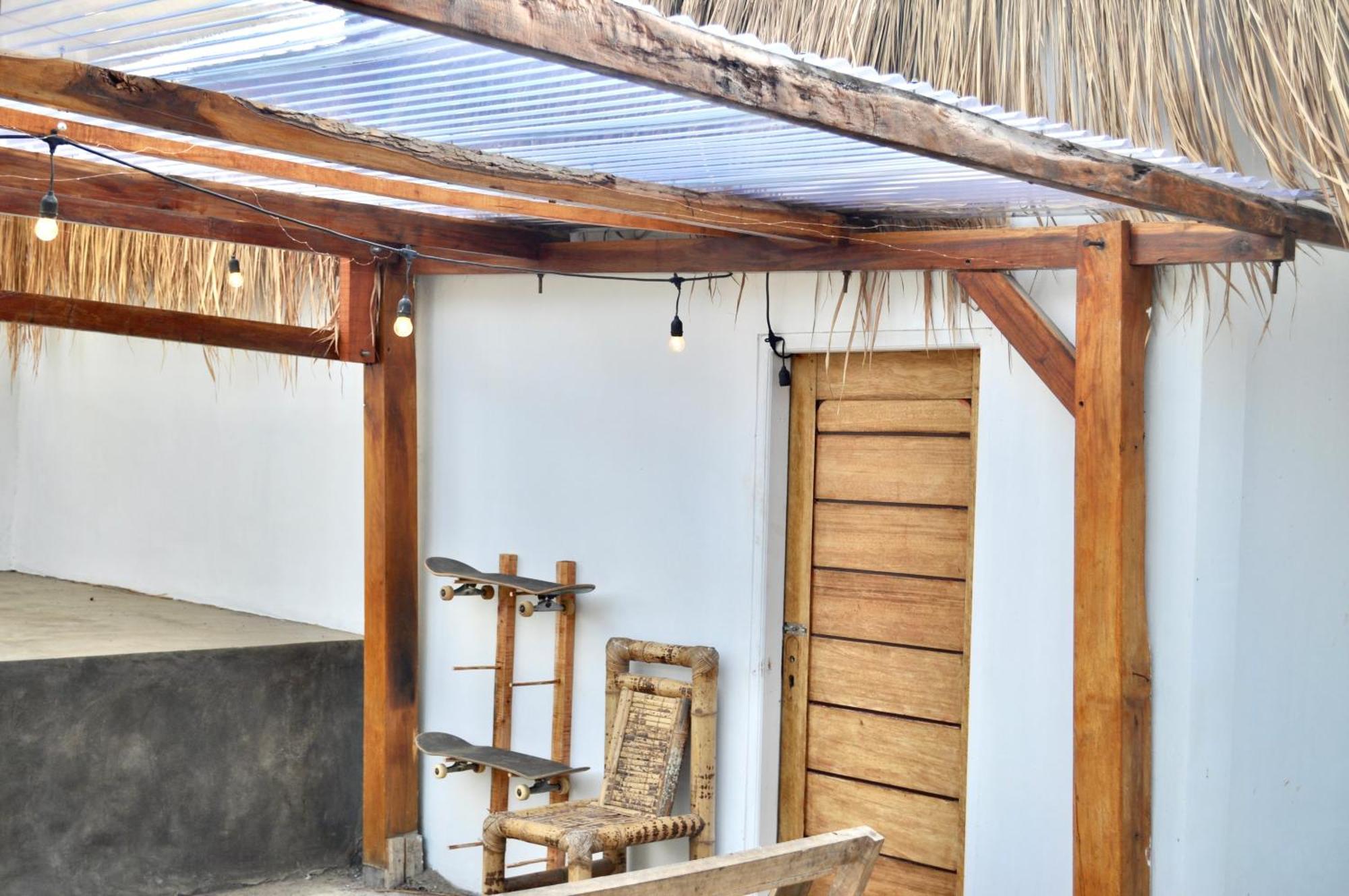 Ripbowl Guest House Selong Belanak Buitenkant foto