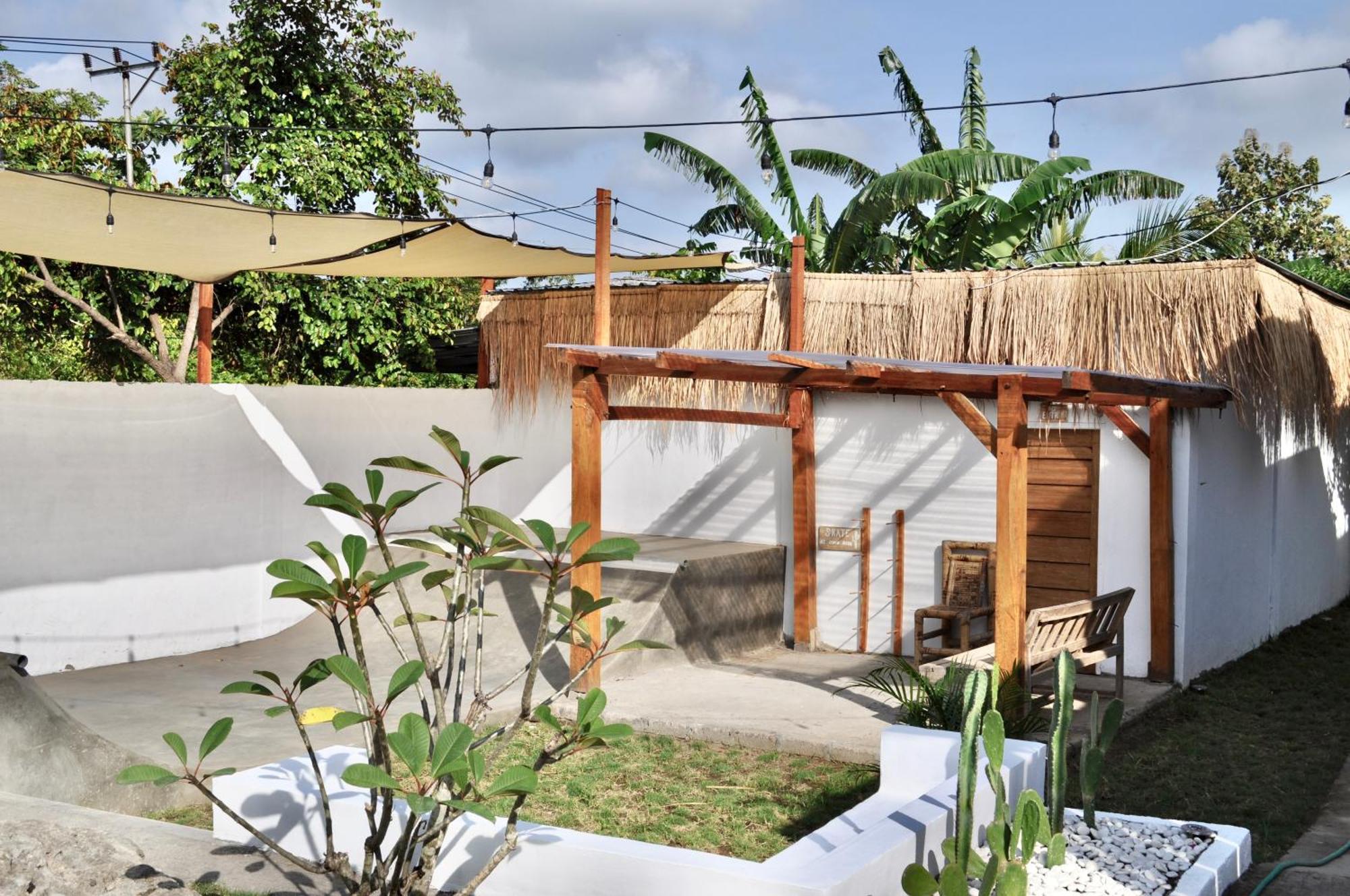 Ripbowl Guest House Selong Belanak Buitenkant foto